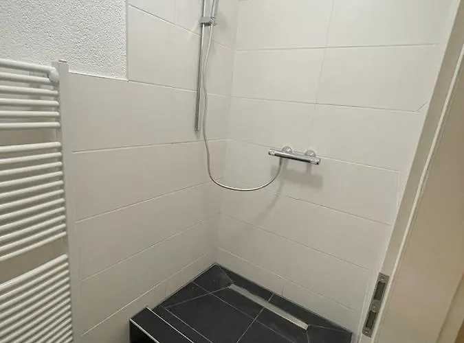 Zimmervermietung Am Airport Apartment *